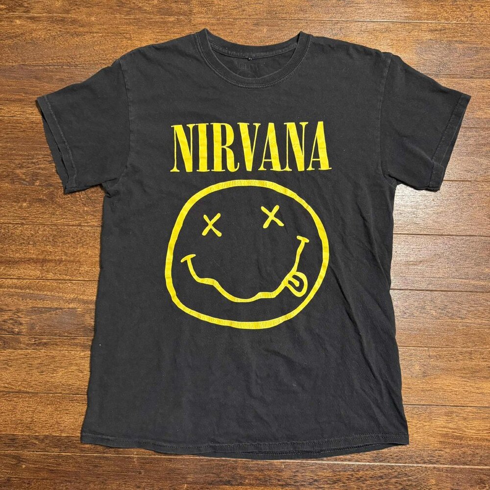Nirvana 90's Grunge Smiley‎ Face Logo Band T-Shirt Sz M Black Yellow